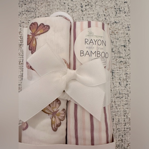 SOLD Milkberry Bamboo Blankets - Picture 3 of 3